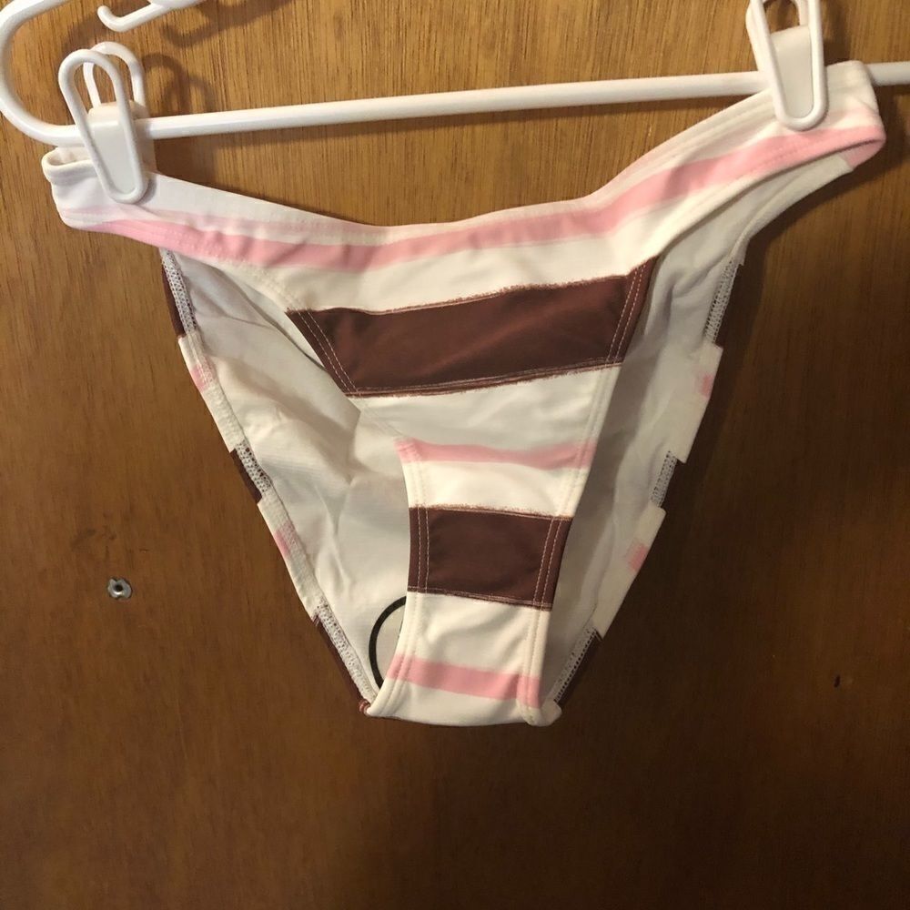 𝅺BIKINI bottom